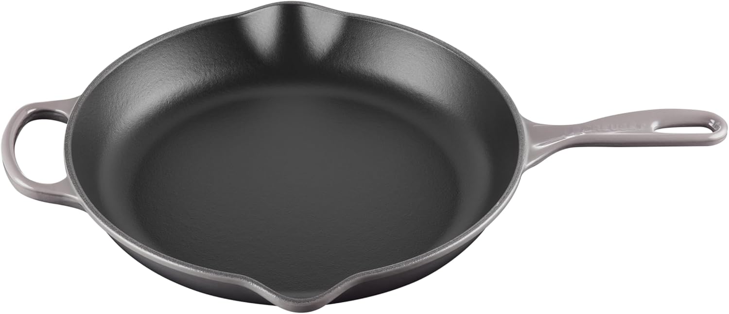 Le Creuset Signature cast iron skillet 11.75 inch