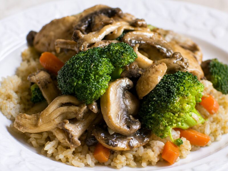 moo goo gai pan chicken and mushroom stir fry in a bowl