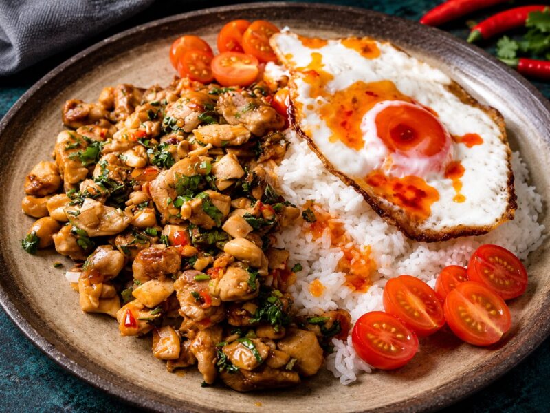 Pad Krapow Gai